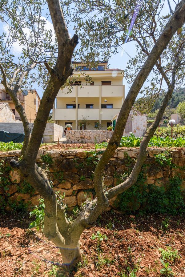 Apartmani Marko I Ana Marina Buitenkant foto