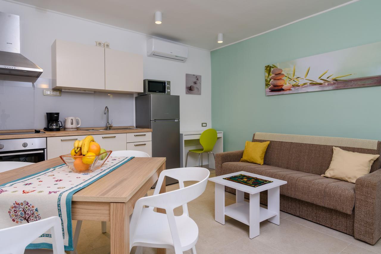 Apartmani Marko I Ana Marina Buitenkant foto