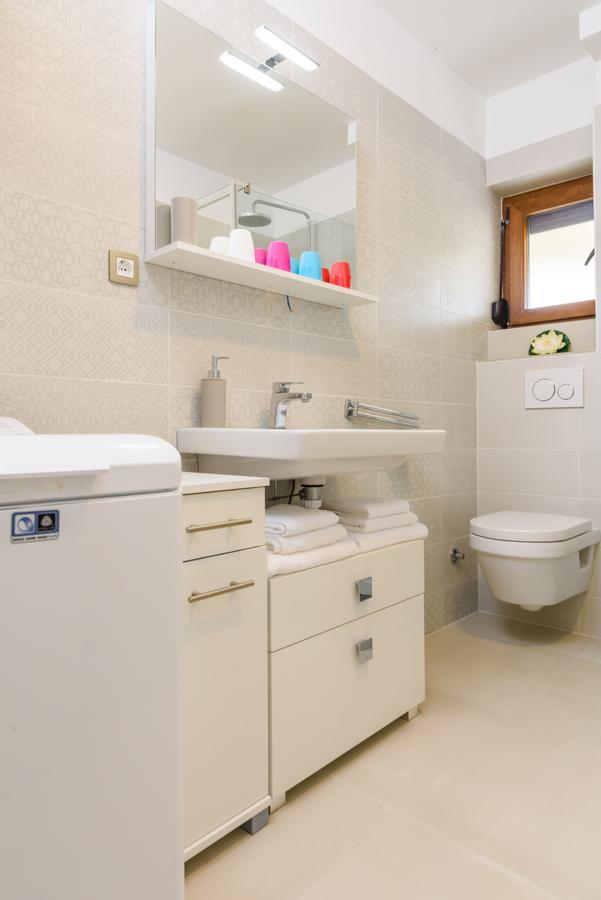 Apartmani Marko I Ana Marina Buitenkant foto