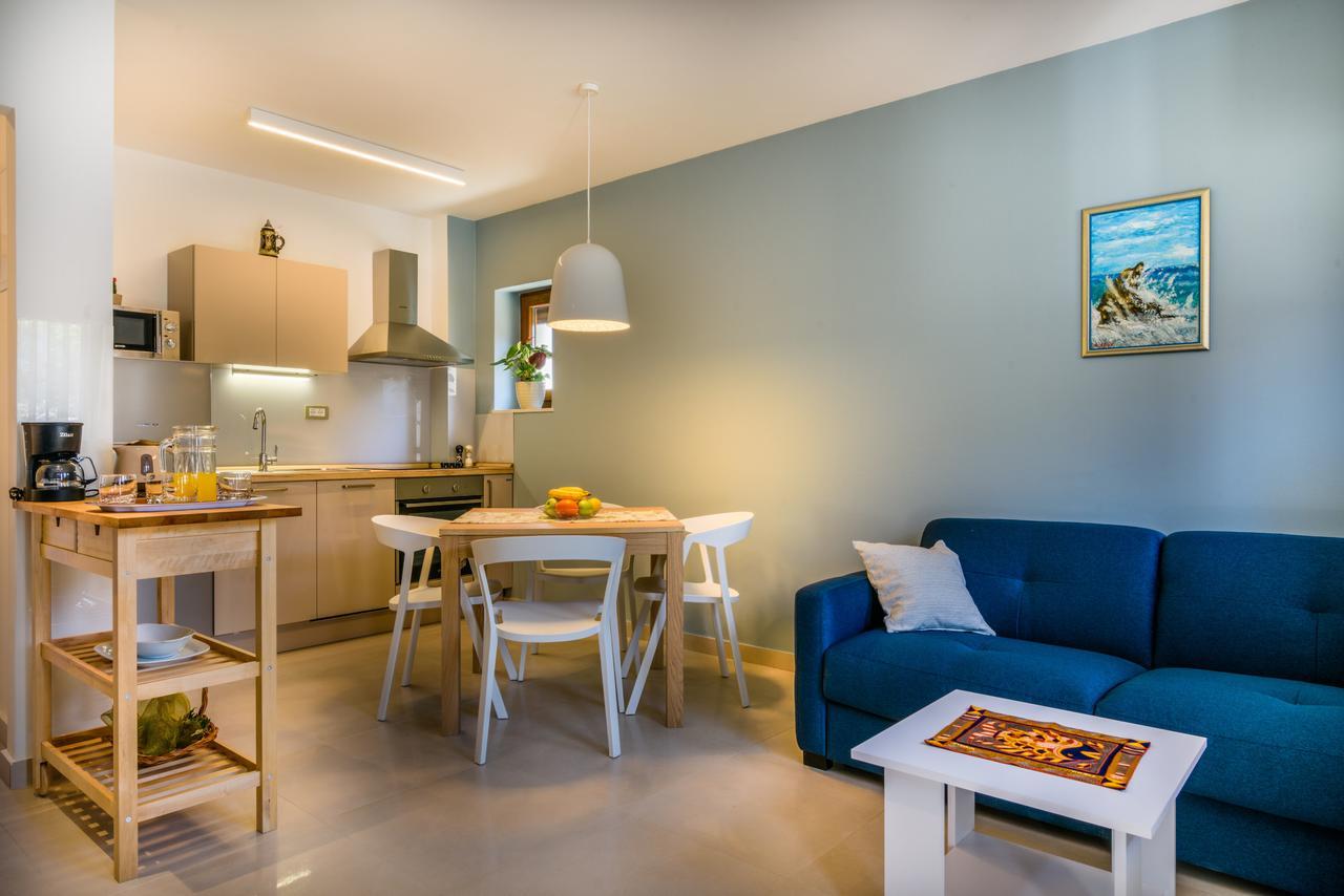Apartmani Marko I Ana Marina Buitenkant foto