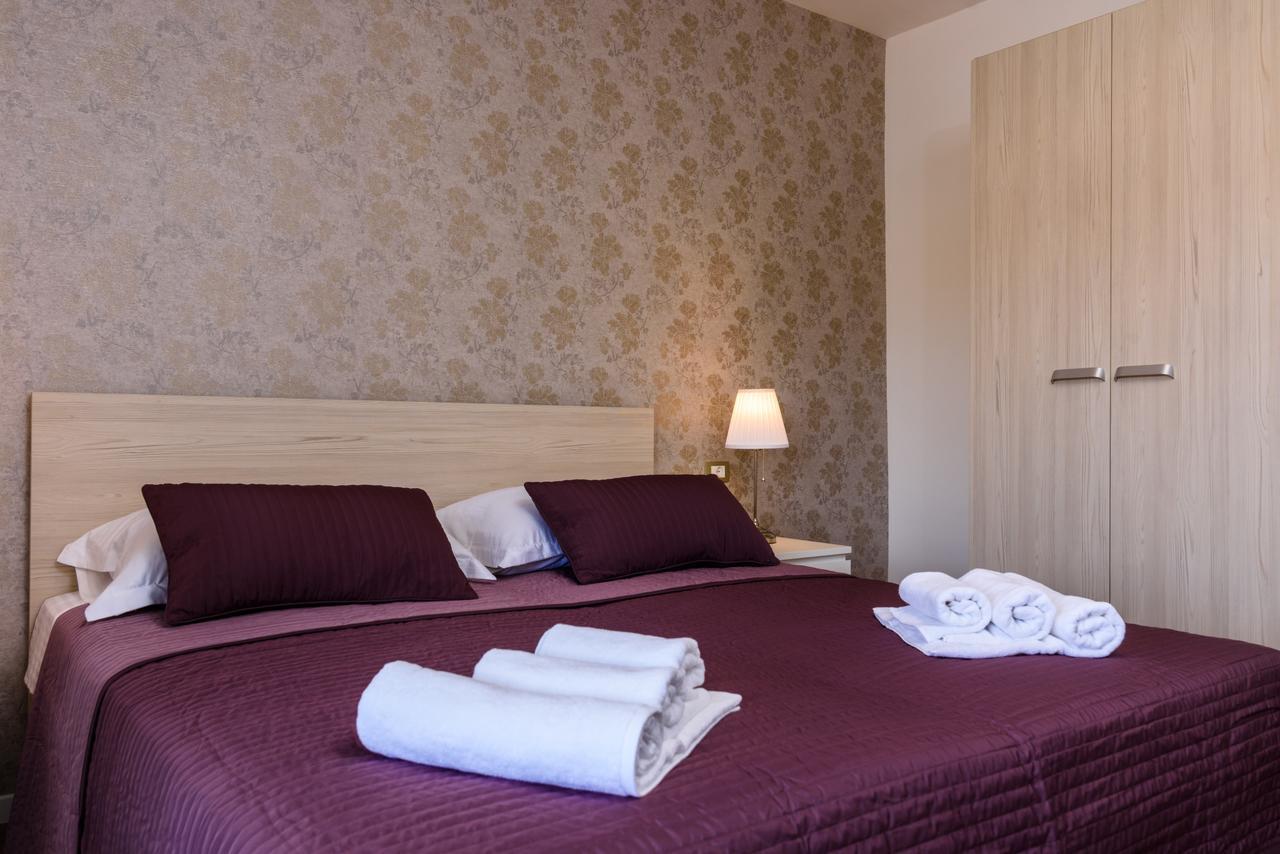 Apartmani Marko I Ana Marina Buitenkant foto
