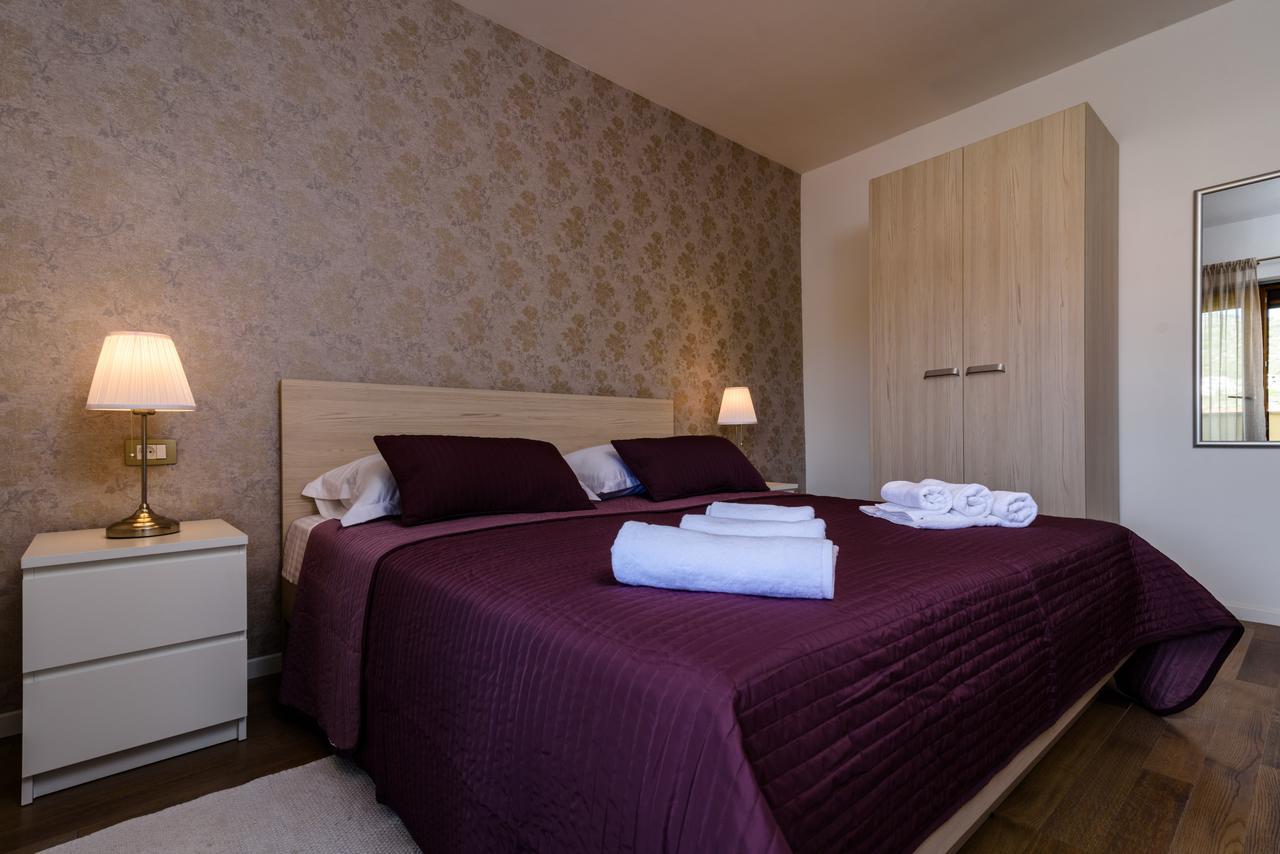 Apartmani Marko I Ana Marina Buitenkant foto
