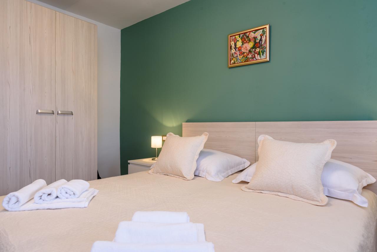 Apartmani Marko I Ana Marina Buitenkant foto