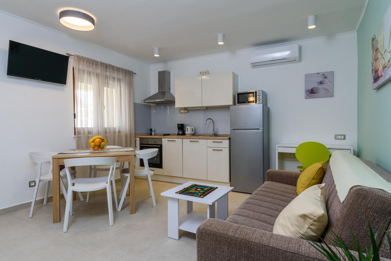 Apartmani Marko I Ana Marina Buitenkant foto