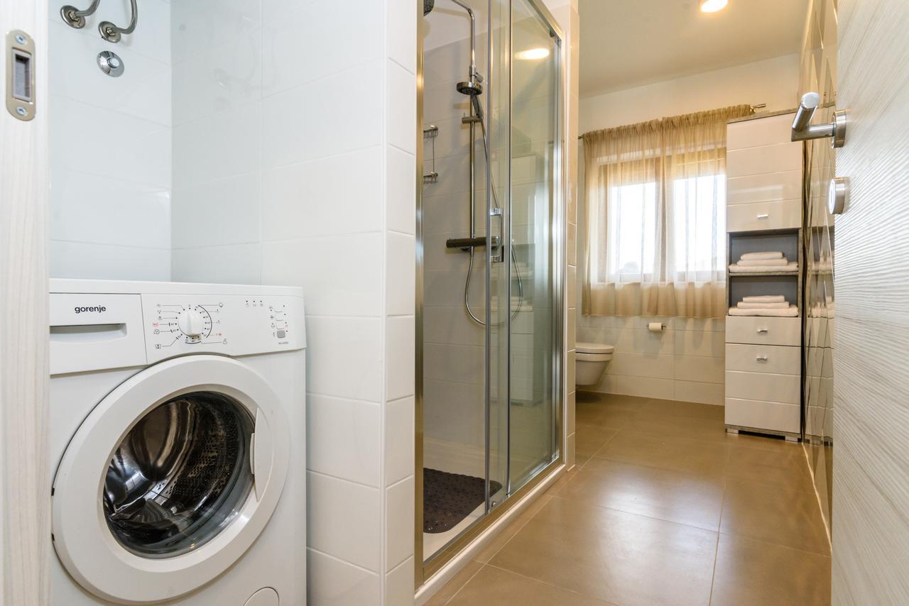 Apartmani Marko I Ana Marina Buitenkant foto