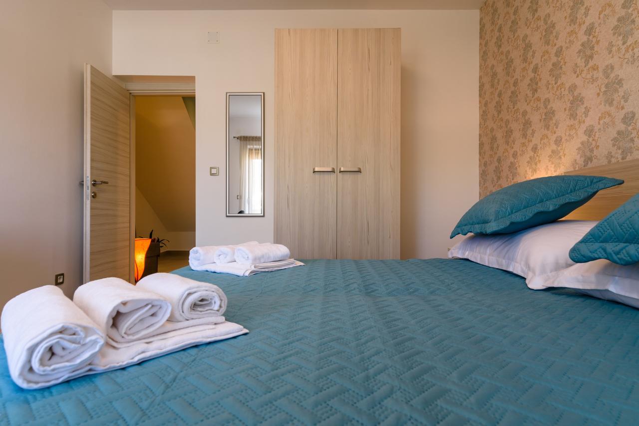 Apartmani Marko I Ana Marina Buitenkant foto