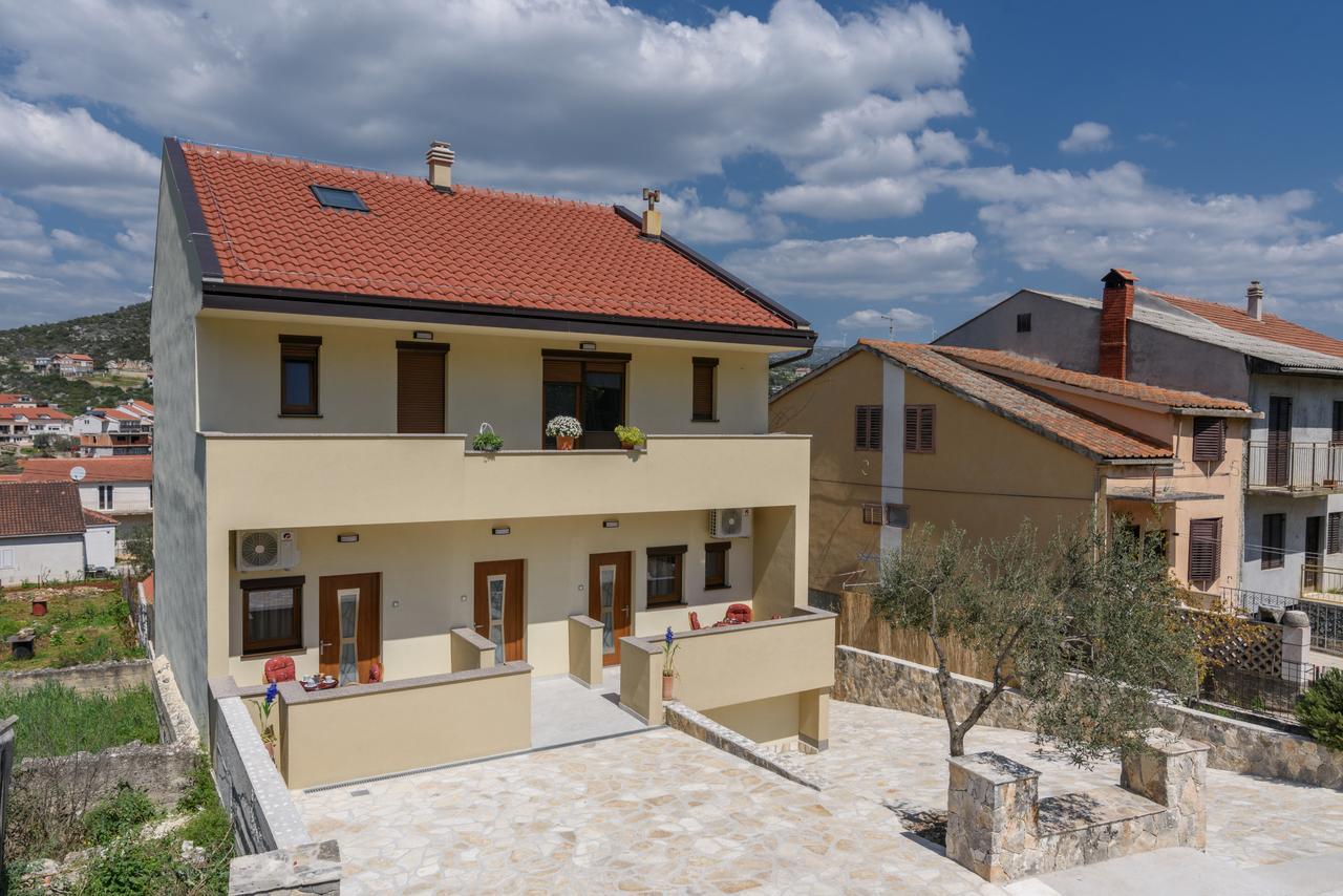 Apartmani Marko I Ana Marina Buitenkant foto