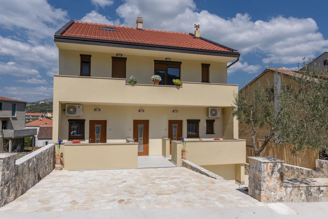 Apartmani Marko I Ana Marina Buitenkant foto