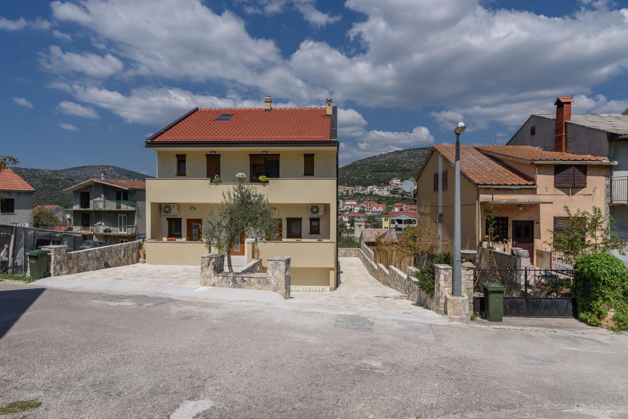 Apartmani Marko I Ana Marina Buitenkant foto